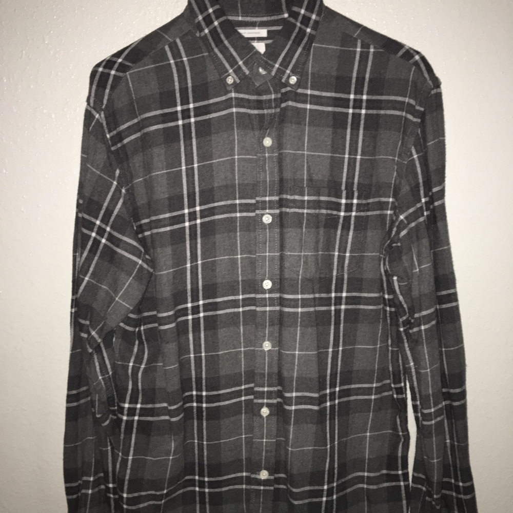 Grey Plaid Button Down 🔥🔥🔥